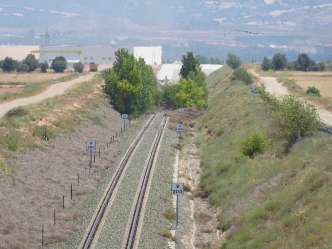 Aragón Plataforma Logística adecuará el ramal ferroviario de Platea tras catorce años sin uso
