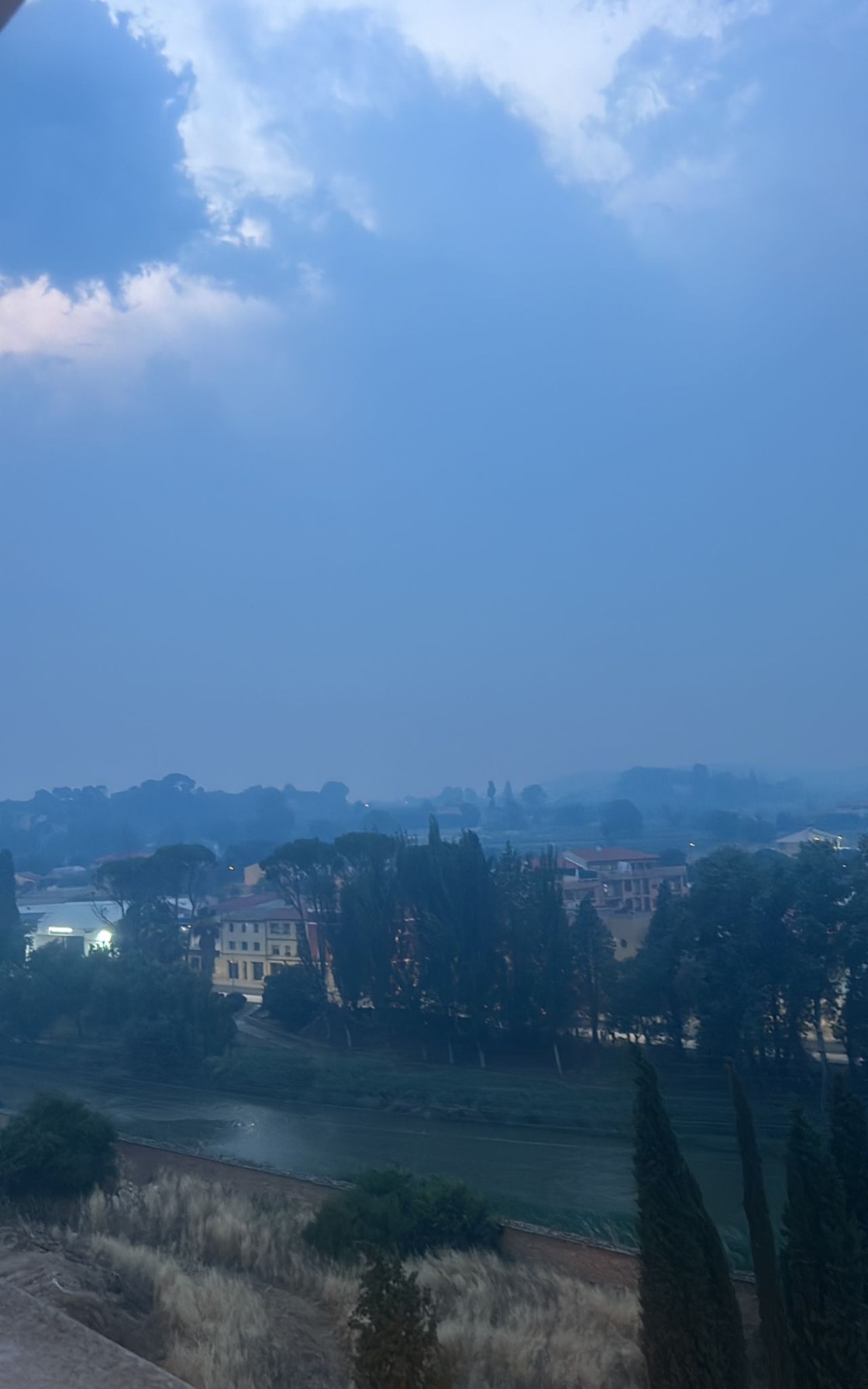 El Bajo Aragón activa medidas de precaución ante el humo llegado desde Lérida 