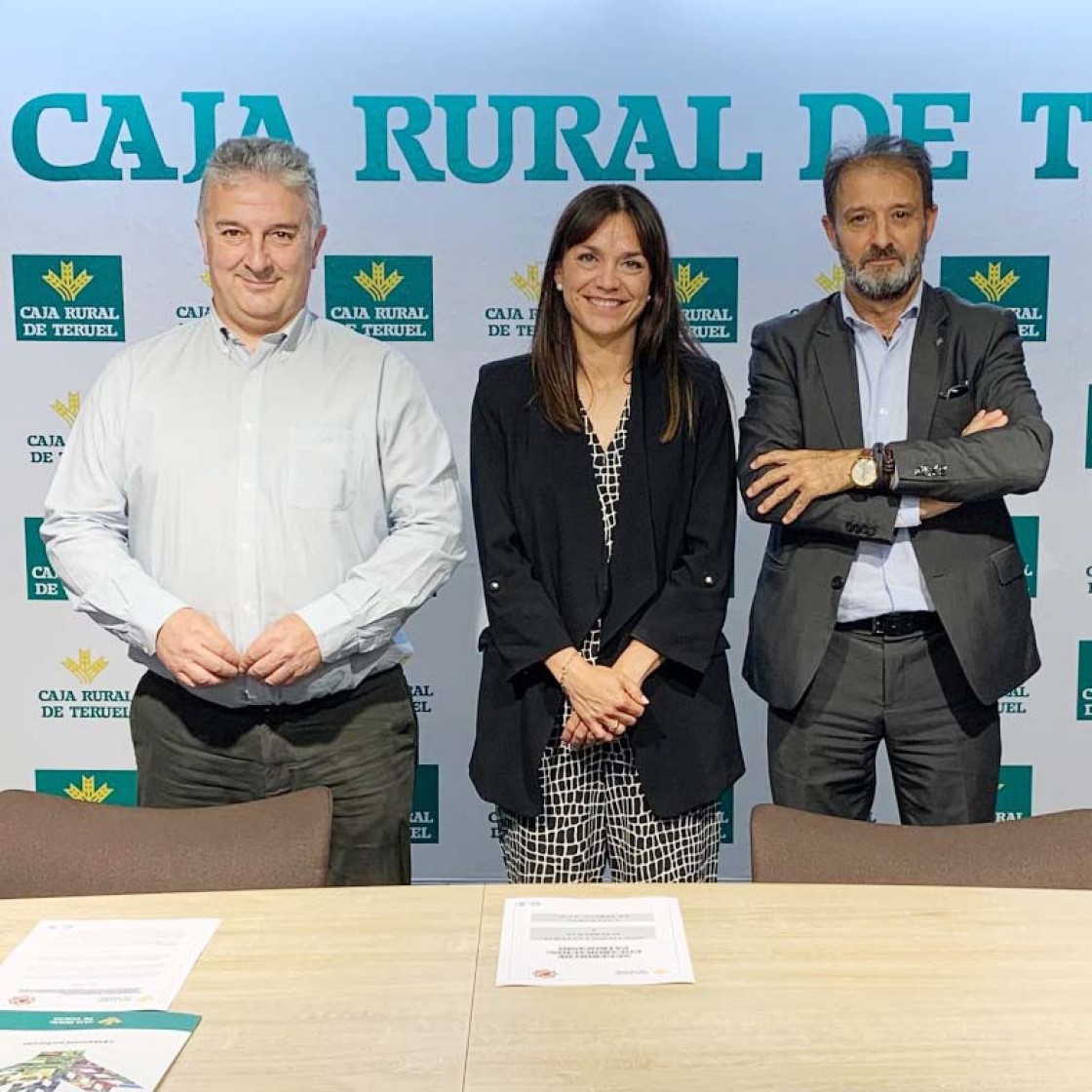 Interpeñas y Caja Rural firman un convenio de colaboración