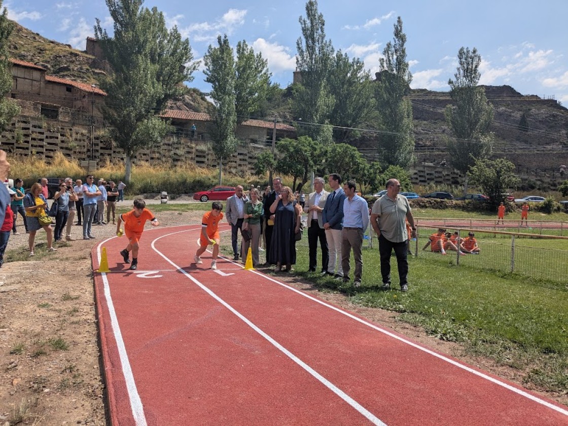 Alcalá estrena unas pistas de atletismo que serán la puerta a los entrenamientos de altura