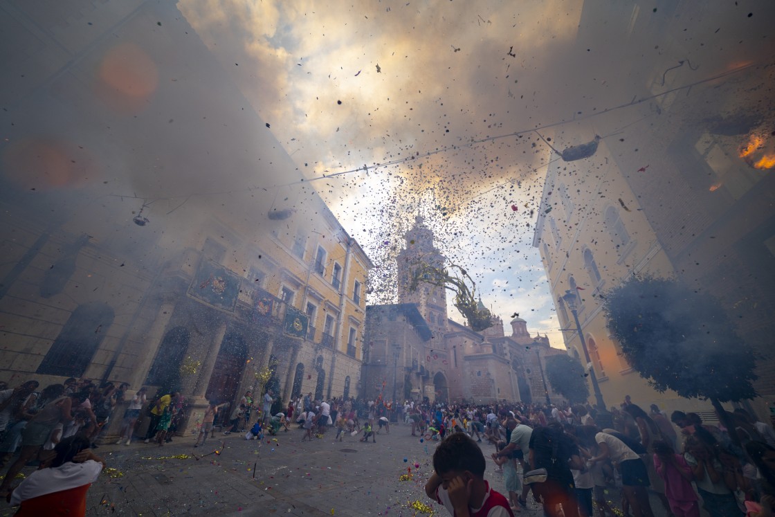 El olor a pólvora en el ambiente, prueba irrefutable de que la fiesta ha comenzado