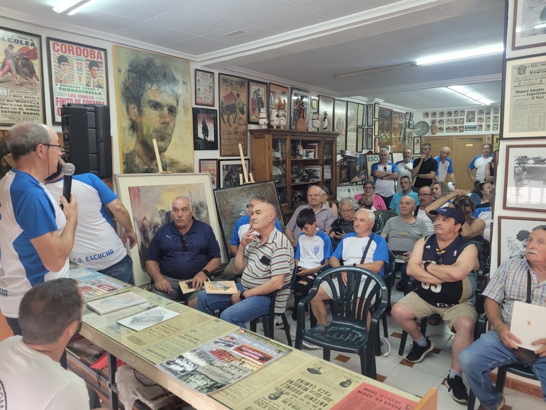 La historia del C.D. Escucha, entre minas y goles, cobra vida en su libro colectivo