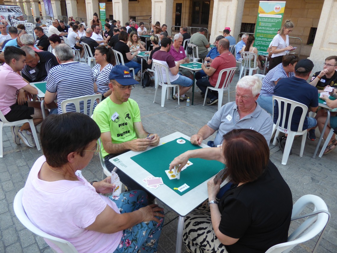 El guiñote se reivindica en Teruel sin que lo importante fuese ganar