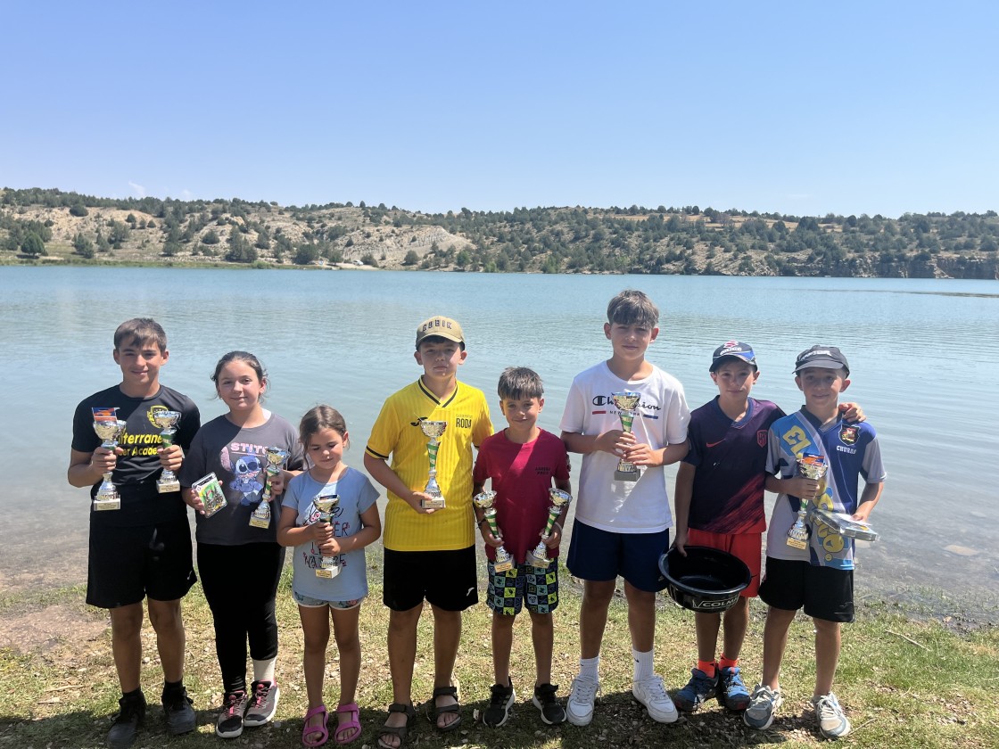 Torres y Telmo vencen en el concurso de pesca de la Vaquilla de las categorías infantil y alevín