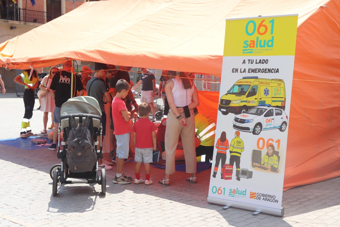 El 061 sale a la calle para mostrar sus servicios de atención al paciente