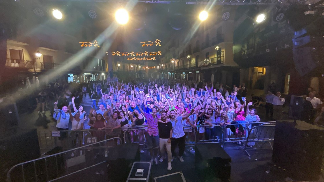 El gran éxito de la fiesta organizada por LOS40 en la plaza del Torico