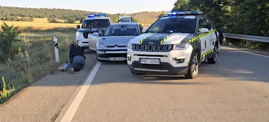 Un detenido en un control de alcoholemia por provocar un accidente de forma intencionada y herir de gravedad a un guardia civil