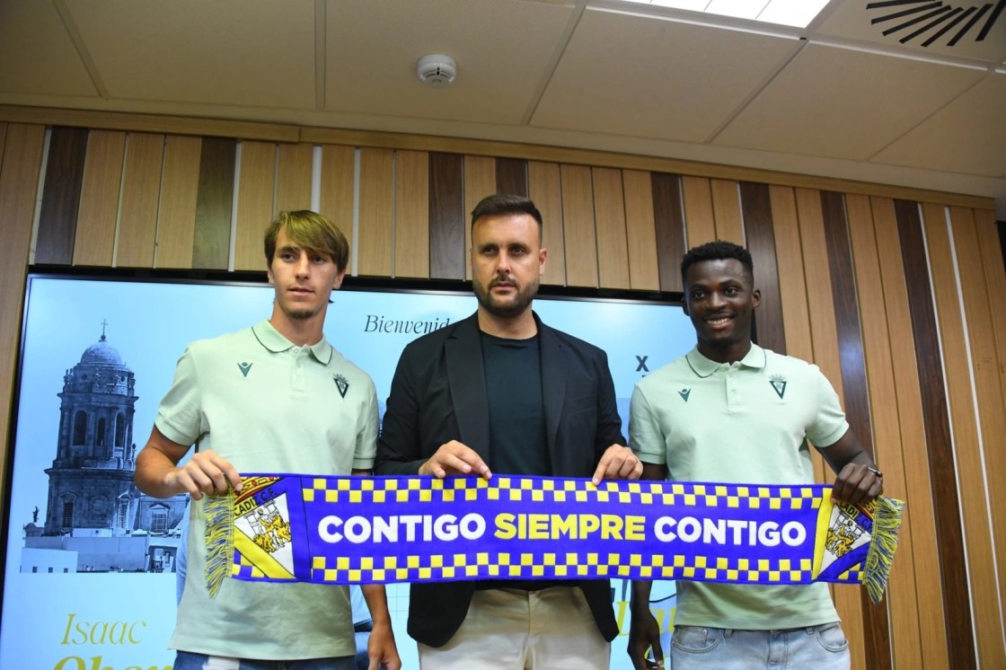 Obeng ya es del Cádiz: quiere quedarse en el primer equipo... Puede salir cedido a RFEF