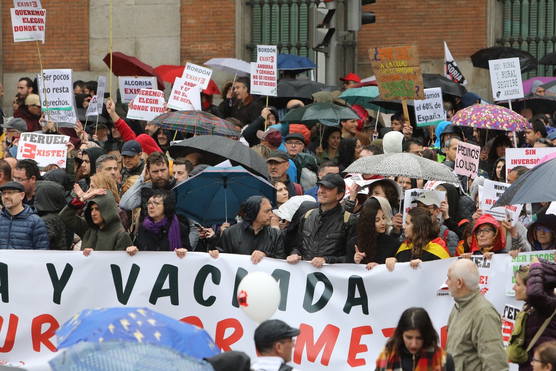 Más de 400 colectivos se coordinan para clamar: “Salvemos el mundo rural agredido”