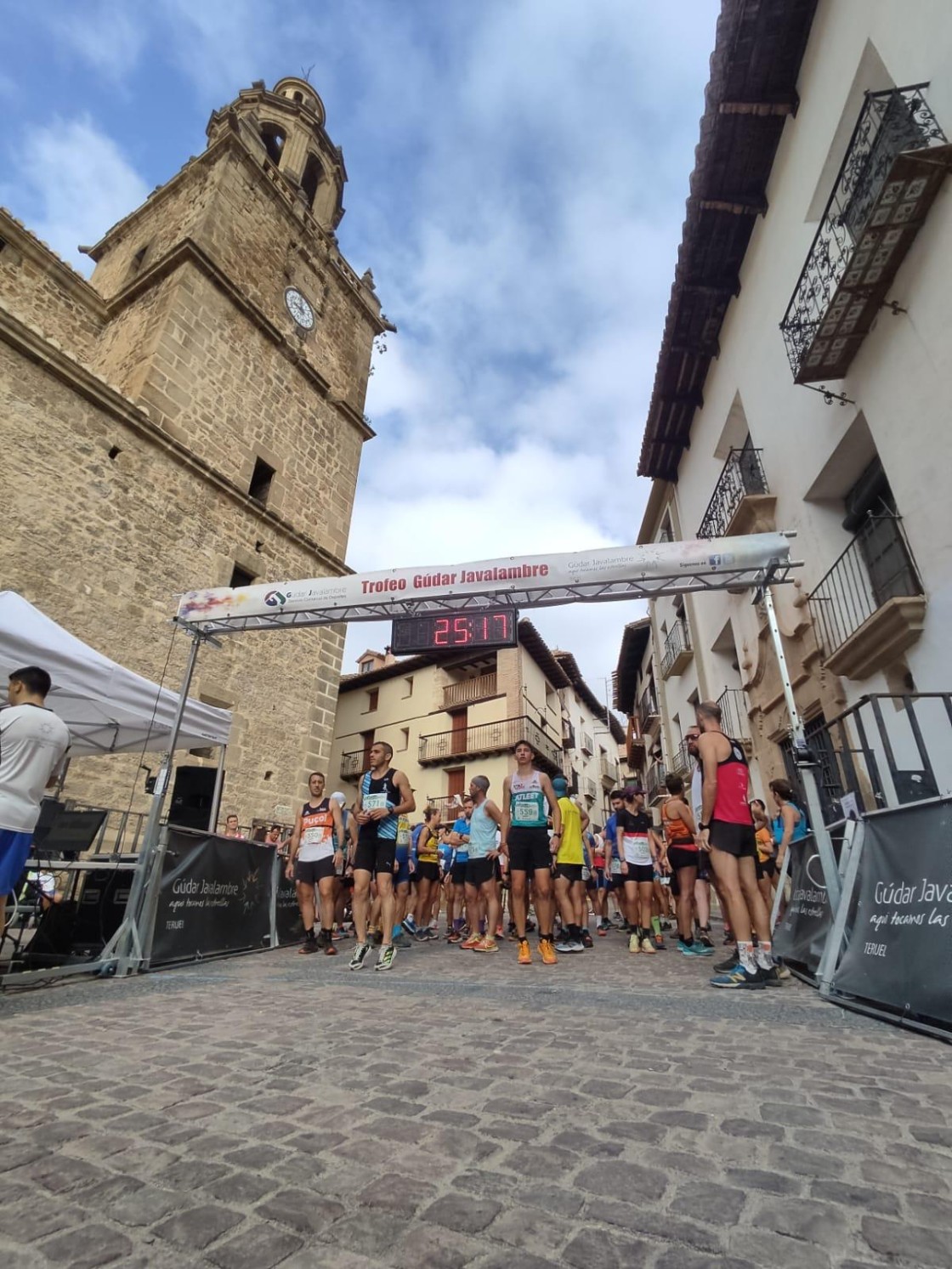 Rubielos de Mora vibra con su Trail estival, multitudinaria