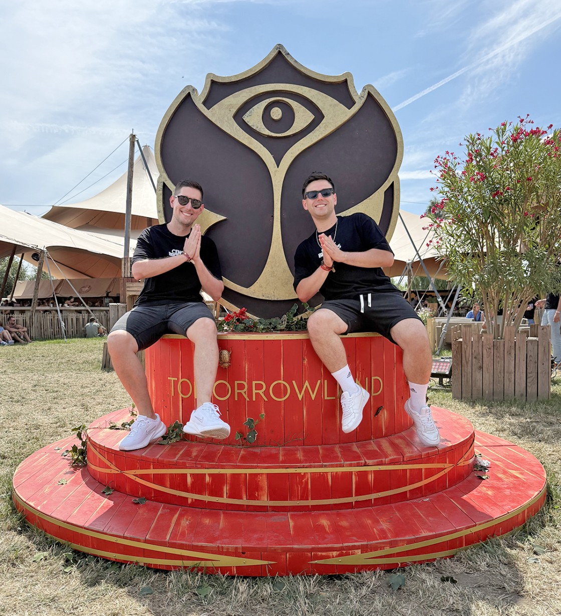 Los Djs alcañizanos Cence Brothers debutan en Tomorrowland y llevan Aragón como bandera