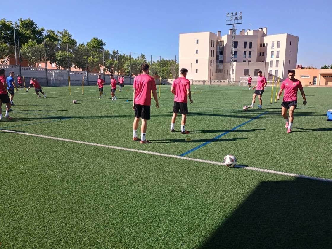 Los rojillos afrontan este miércoles su tercer desafío de pretemporada ante la SD Huesca