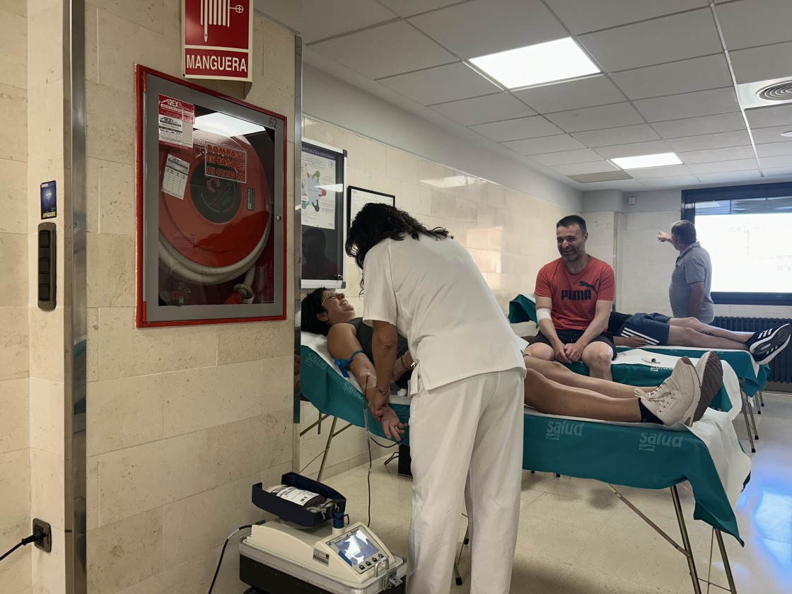 Los turolenses aportan su granito de arena donando sangre en el Obispo Polanco