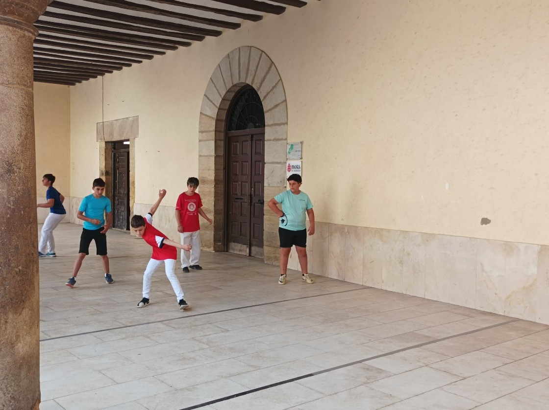 Puertomingalvo enriquece su Feria con el deporte de pelota