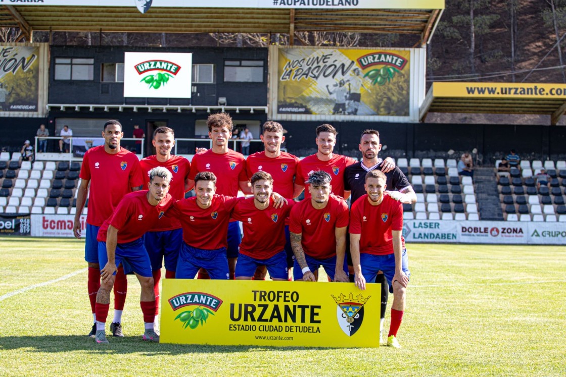 El CD Teruel luce rasmia pero evidencia trabajo pendiente en el Trofeo Urzante