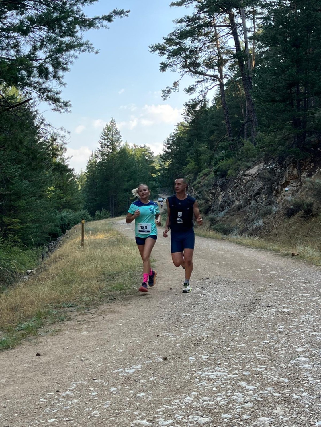 Tramacastilla celebra su décimo trail con récord de inscritos