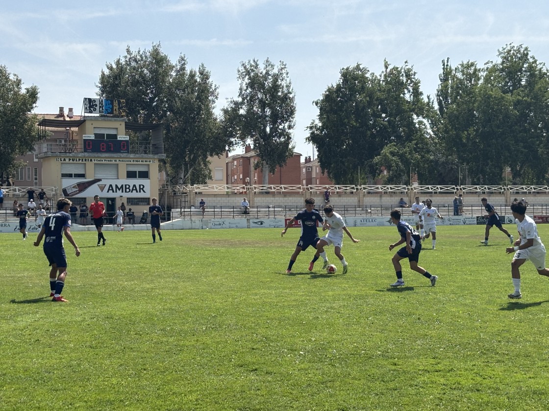 Empate sin goles en el duelo entre Andorra y Racing Zaragoza
