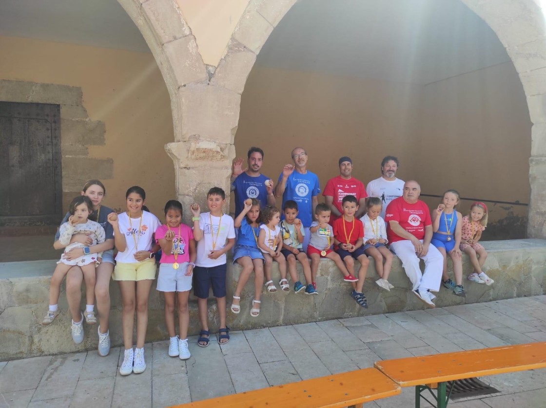 Amigos de los Trinquetes de Teruel sigue impulsando este deporte