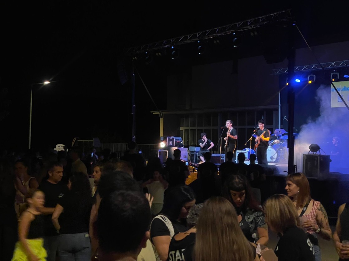 Alloza baila al ritmo del Music Fest con un repertorio variado y un ambiente festivo