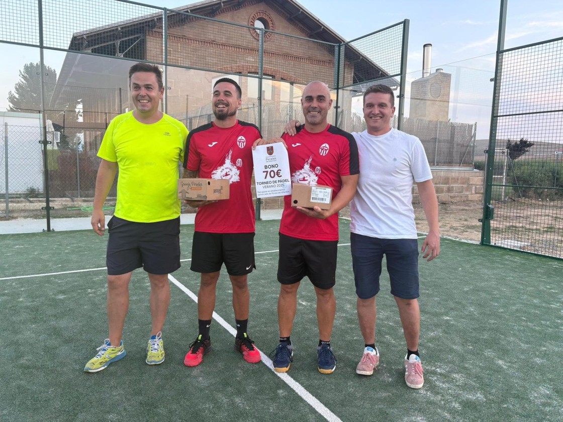 Perales vibra con su primer torneo de pádel de verano