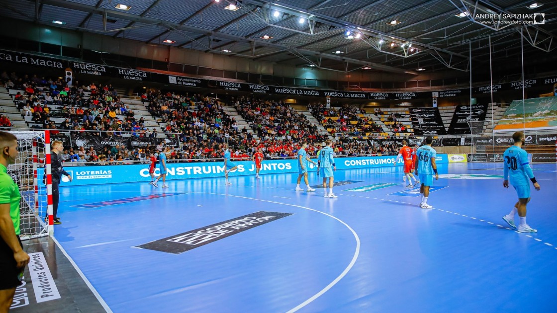 Alcañiz acoge un amistoso de balonmano entre Bada Huesca y Sagunto