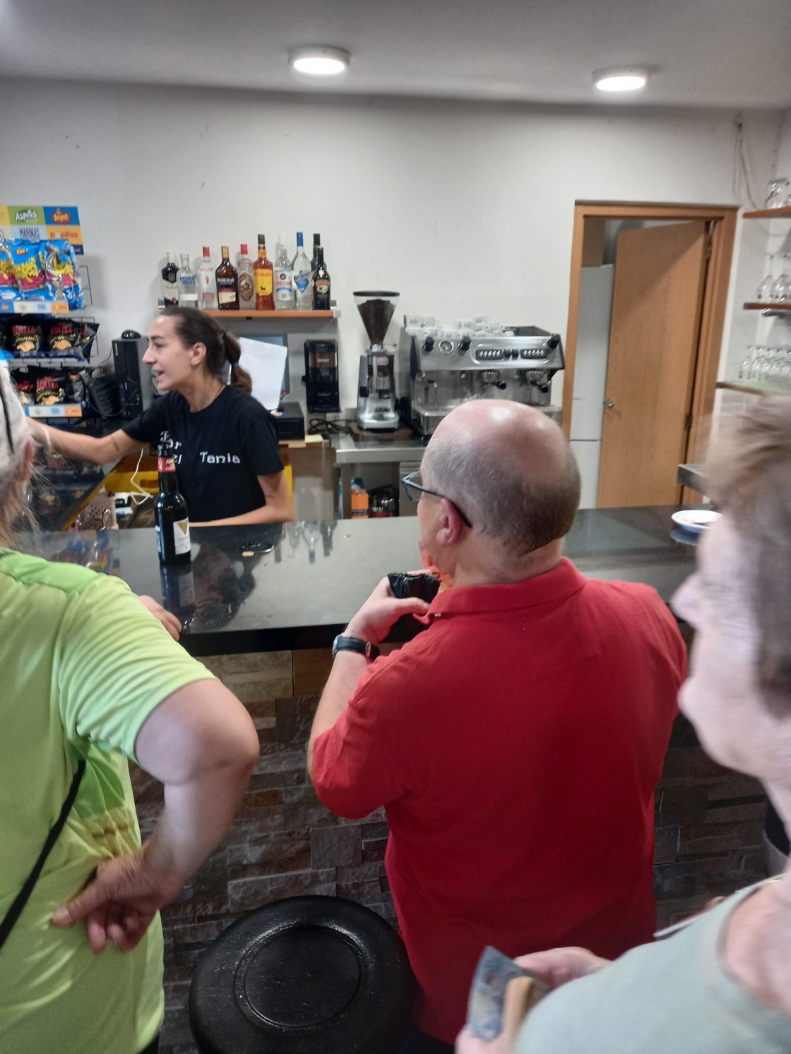 El bar de Vivel del Río inicia una nueva etapa después de estar cerrado durante un mes y medio
