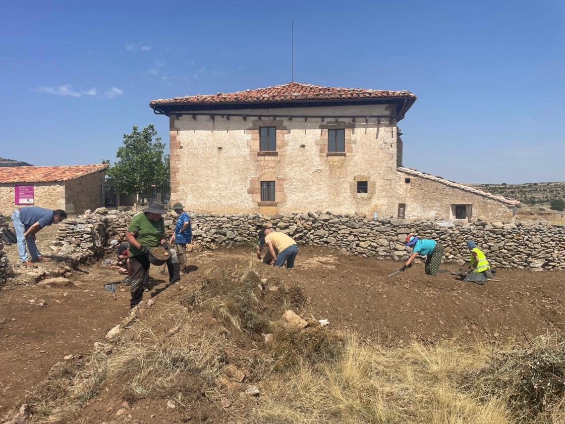 ArqueoAntro no encuentra a los combatientes en La Iglesuela pero sí nuevas pistas de sitios