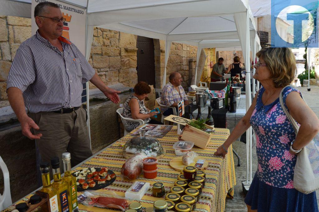 Charlas, cocina en directo y degustaciones intentan sacar del ostracismo a la trufa de verano en Belmonte
