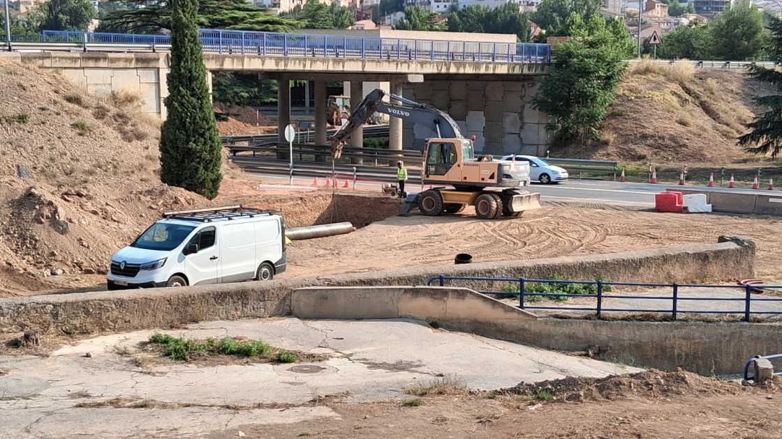 Transportes repara el drenaje de la variante de la N-234 en el Jorgito