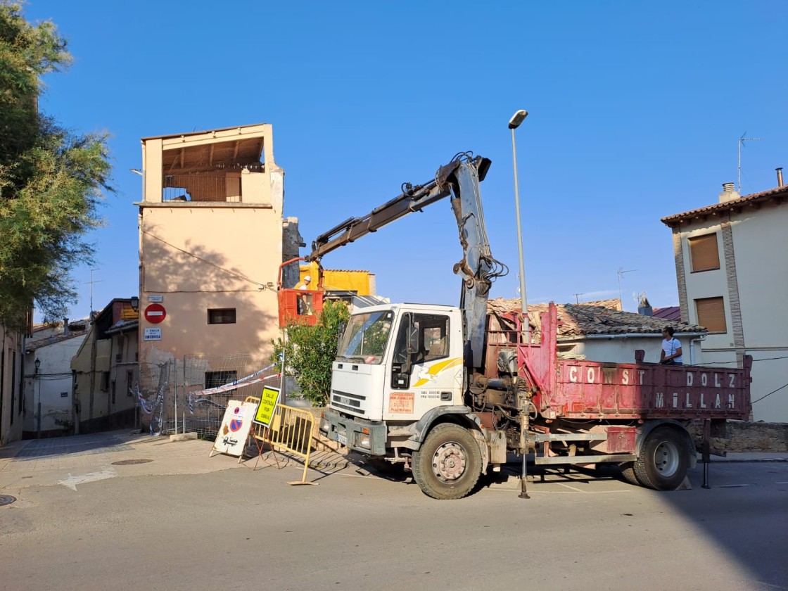 Los vecinos desalojados por el derrumbe en la calle de la Ginebrosa de Alcañiz vuelven a sus viviendas
