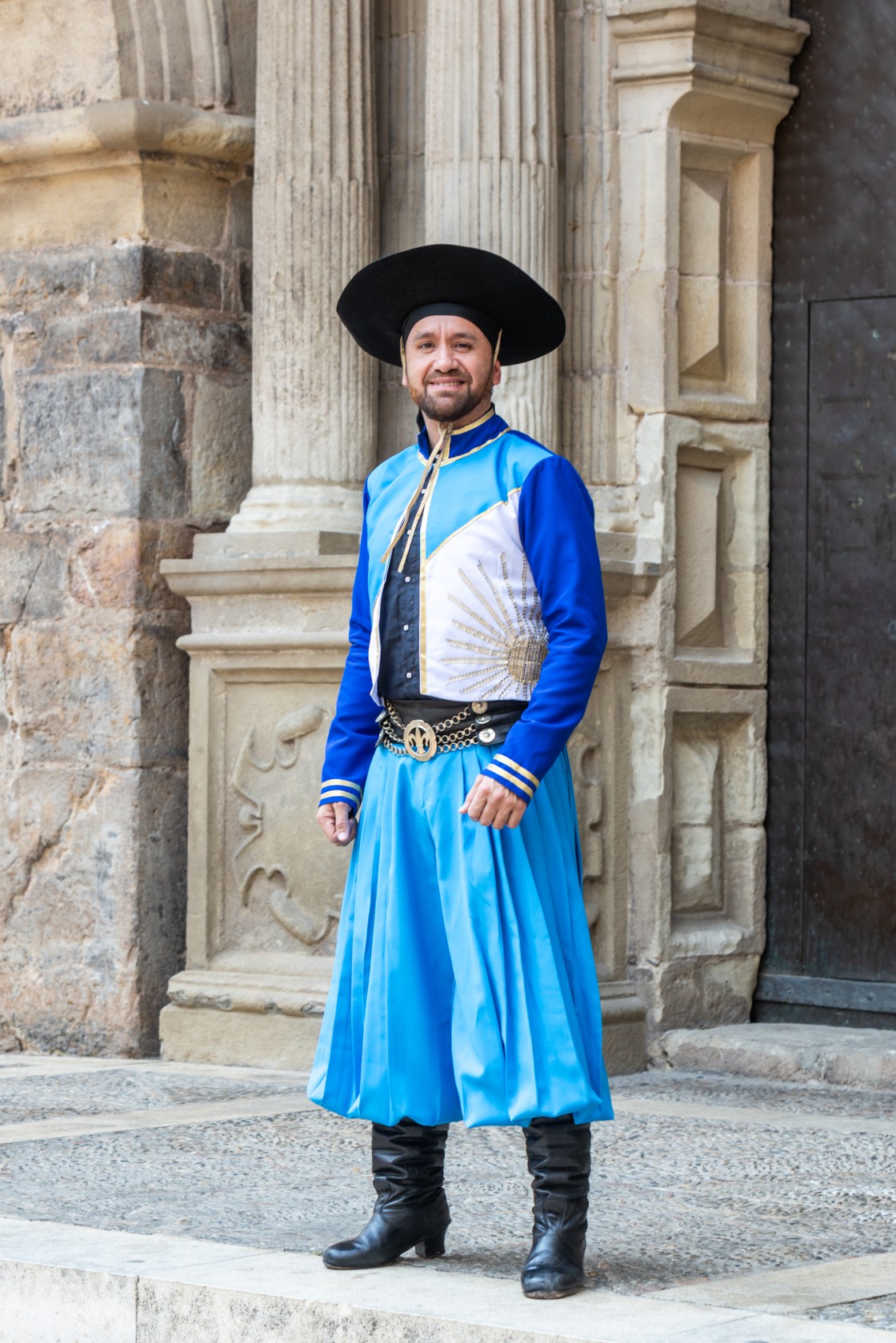Ariel Adorno, bailarín y folclorista argentino: “En ocasiones son los propios inmigrantes quienes más defienden la cultura y el folclore”