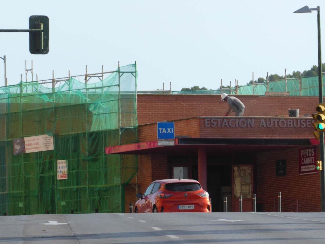 Comienzan los trabajos de sustitución  de la cubierta de la estación de autobuses