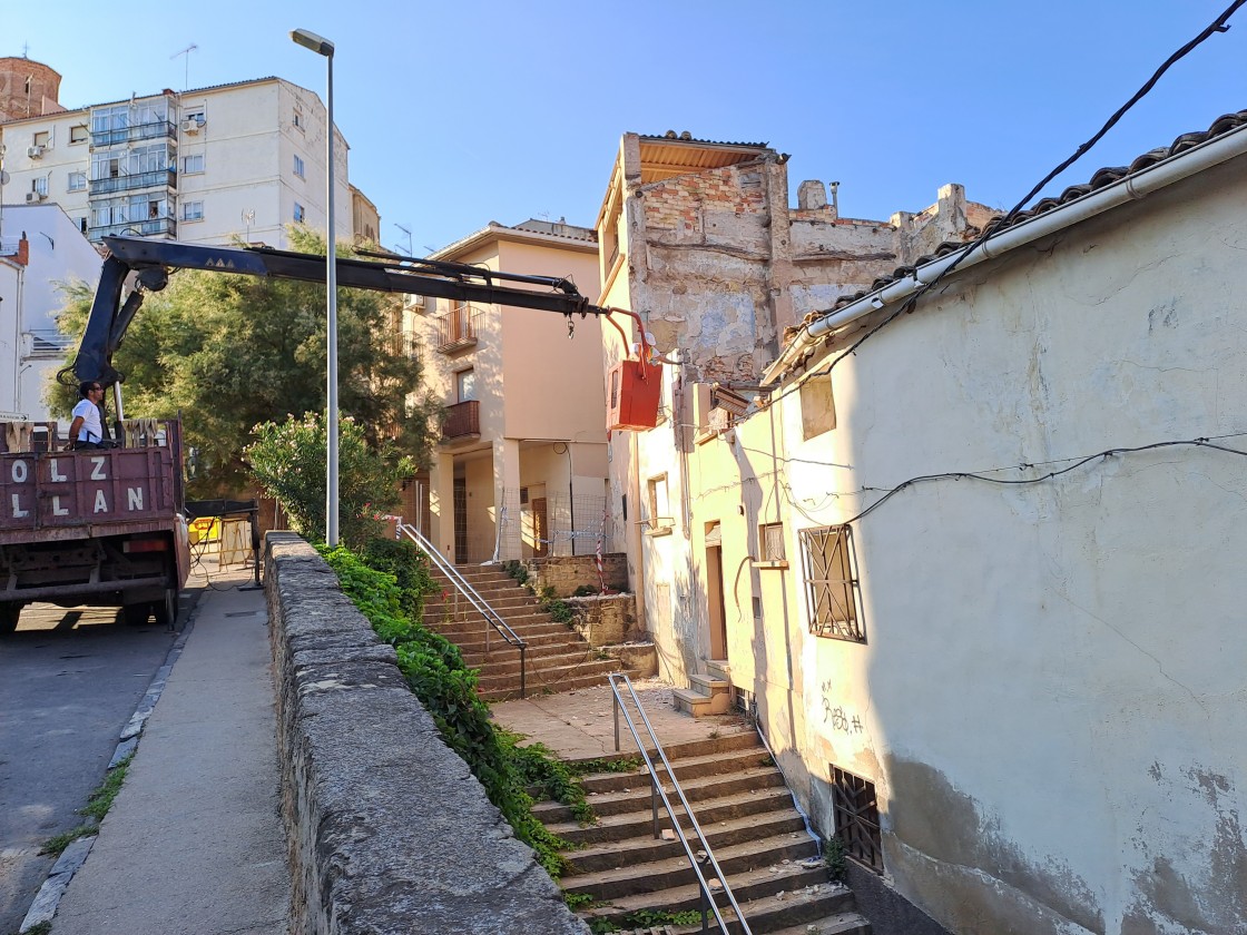 Los cuatro vecinos desalojados por el derrumbe en Alcañiz vuelven a sus casas