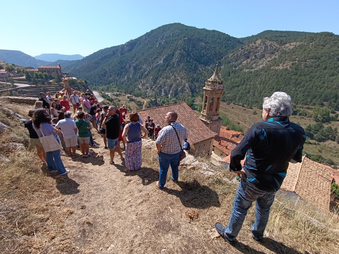 Linares de Mora muestra su rico patrimonio en la celebración del Día de los Castillos