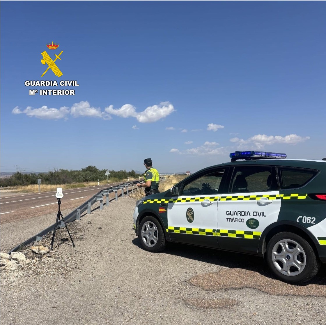 Detenido un conductor por circular a 193 km/h en una vía de 90 en Los Olmos