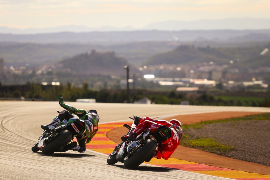 Motorland acaba el test de Superbike y prepara ya el almuerzo motero