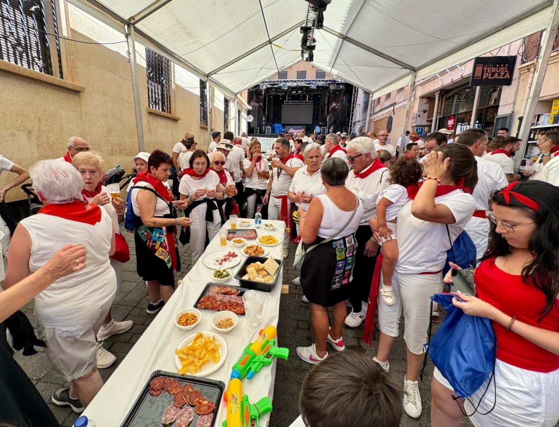 Llamamiento para responder una encuesta sobre las Fiestas del Ángel