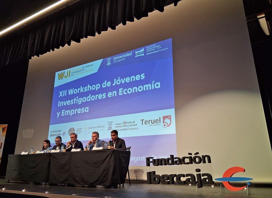 Jóvenes investigadores de economía y empresa tejen sinergias en Teruel