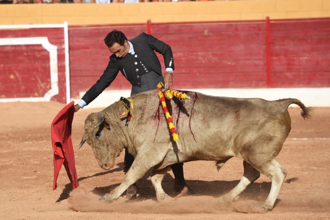 El Cid consigue la puerta grande en Santa Eulalia del Campo, tras dos aseadas faenas