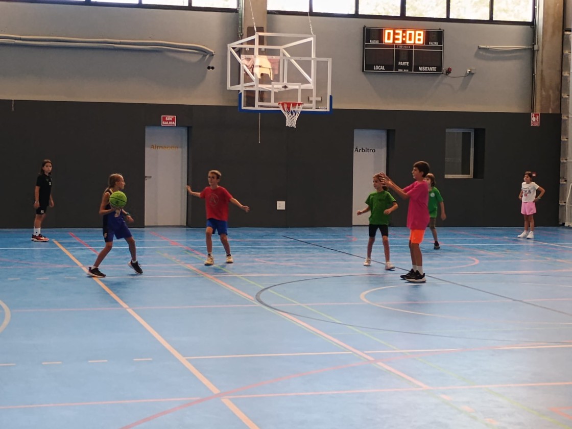 El pabellón de La Fuenfresca ya acoge equipos para empezar sus entrenamientos