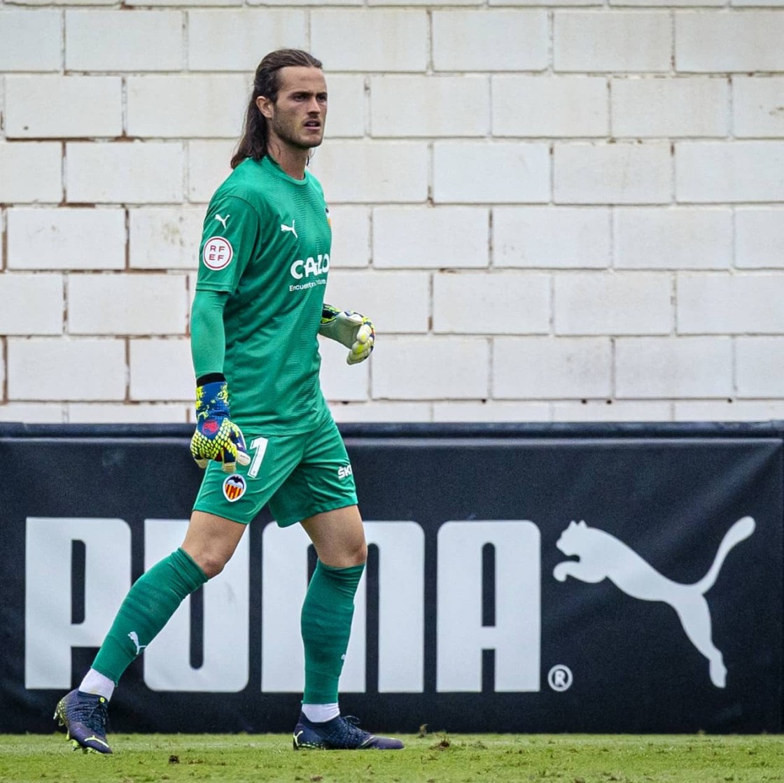 El Teruel rescinde al meta Bernad e incorpora al hijo de Andrés Palop
