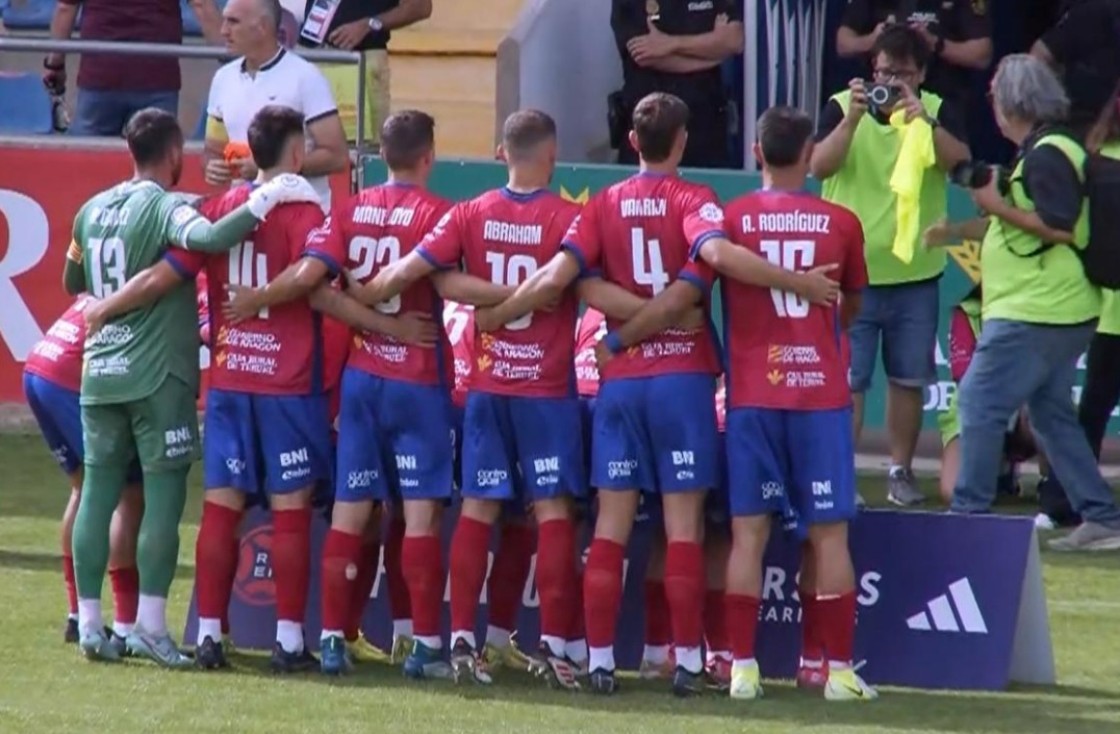 Se acabó saltar al césped de Pinilla después de los partidos del Teruel