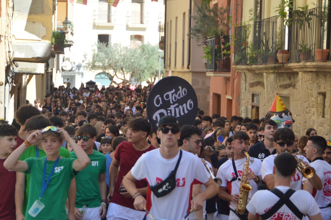 Los 2.000 carnés de fiestas despachados en Alcañiz ya auguran el mejor ambiente festivo