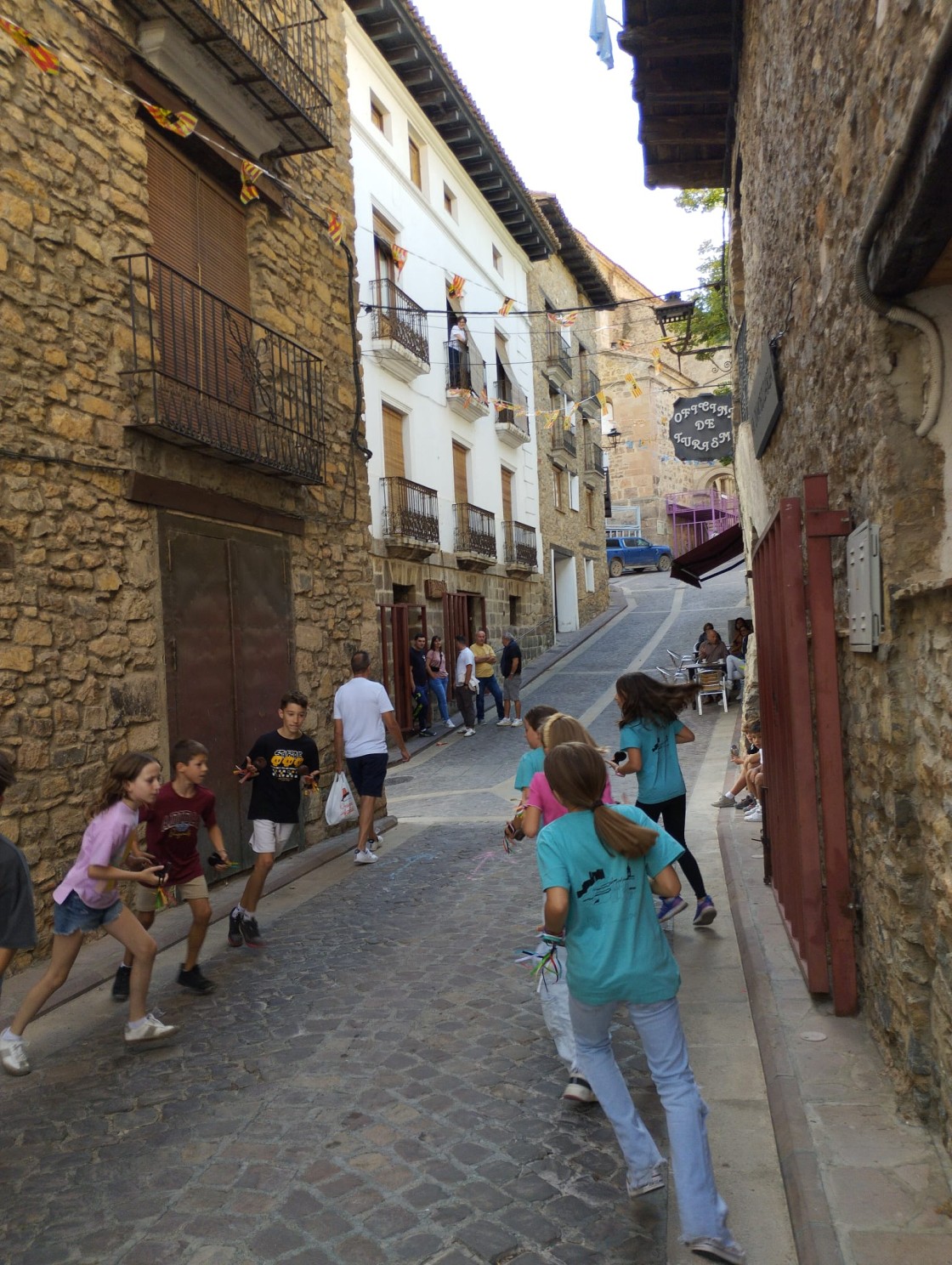 Alcalá ultima ensayos para el dance a la Vega con los niños justos por ser lunes