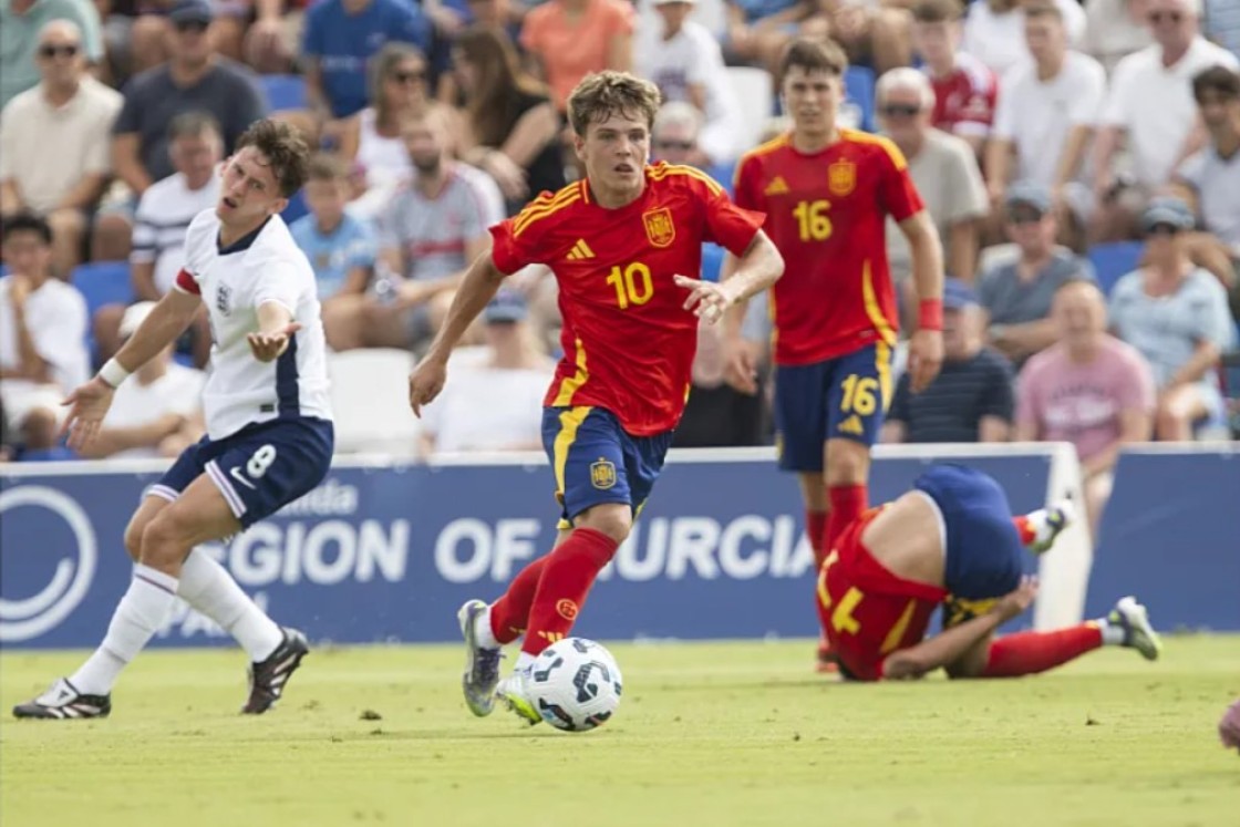 La sub-19 de Juan empata en su segundo choque en Pinatar