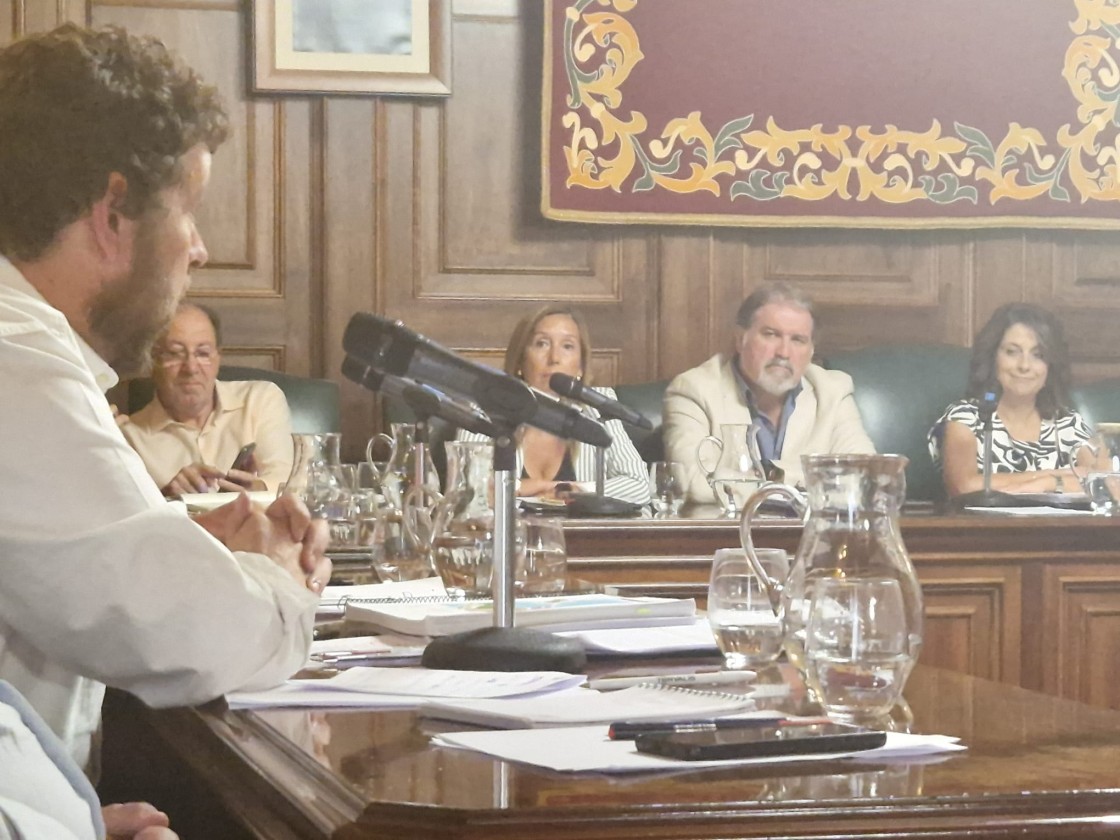 Teruel repite el debate sobre el estado de la ciudad con acusaciones cruzadas entre el PP y la oposición