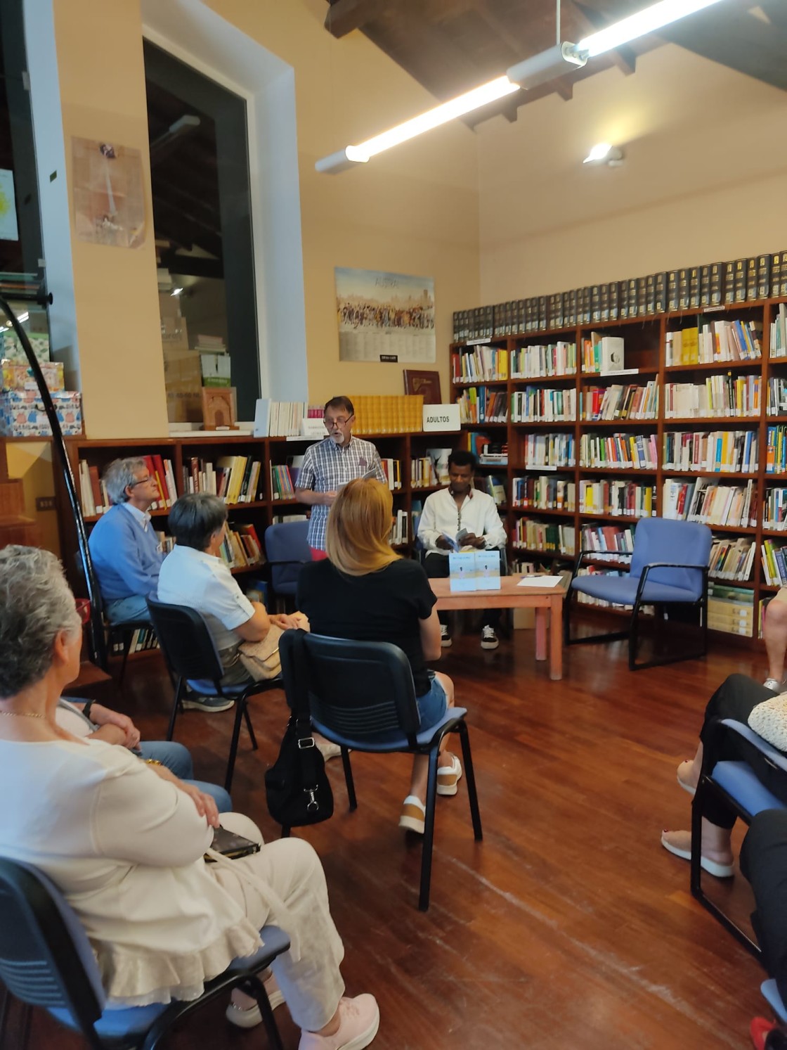Ismael Diallo desnuda  su alma y su poemario  en Santa Eulalia del Campo