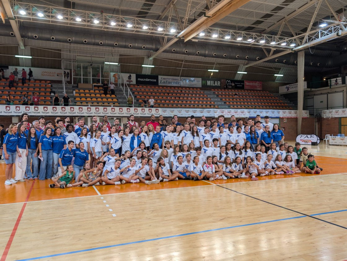 El Valencia Basket domina y se  lleva el V Memorial Pepe Lanzuela