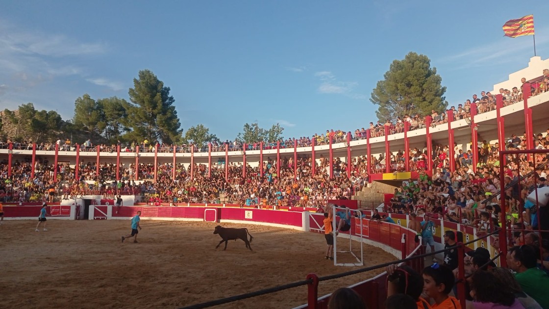Las peñas meten los últimos goles a las fiestas de Alcañiz que acaban este sábado