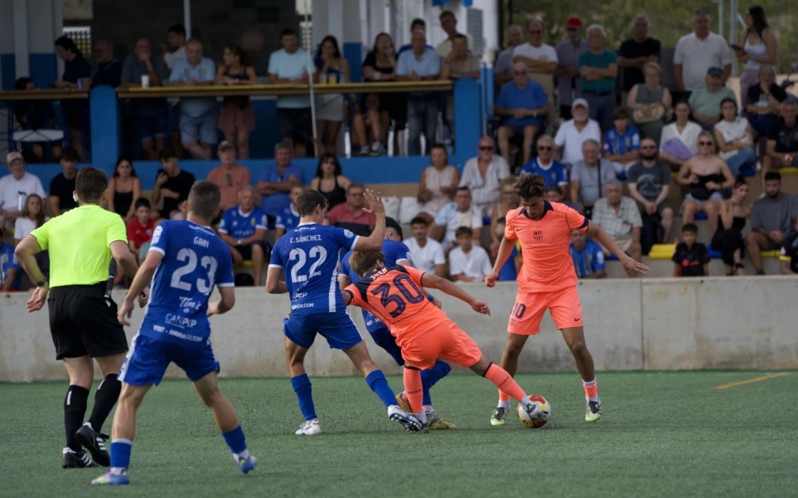 Juan Hernández anota un golazo que no evita la derrota del Barcelona B
